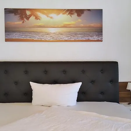 Exquisite 3*