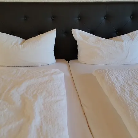 Exquisite 3*